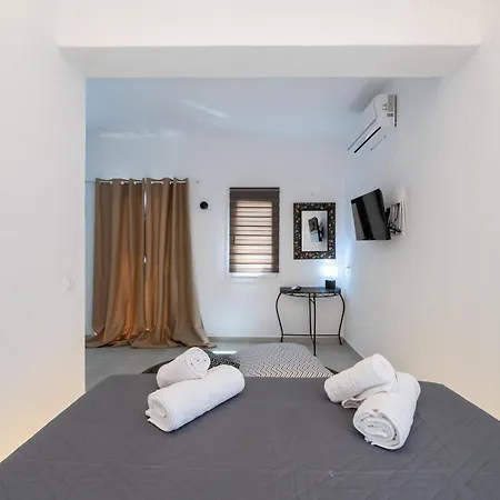 Acl'l Luxury Oia (Santorini)